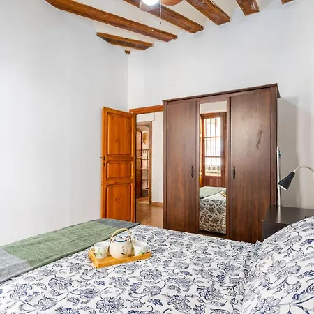 Apartment Cerrajeros Market